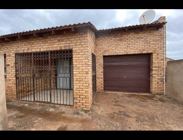 3 BEDROOM HOUSE FOR SALE IN STRETFORD